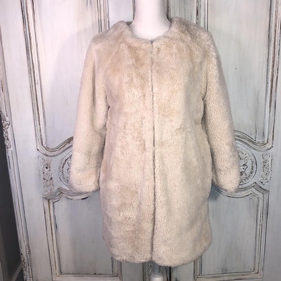 POPSUGAR Fluffy Cream Faux Fur Teddy Bear Coat Furry Fluffy Flirty Size Medium - Picture 1 of 14